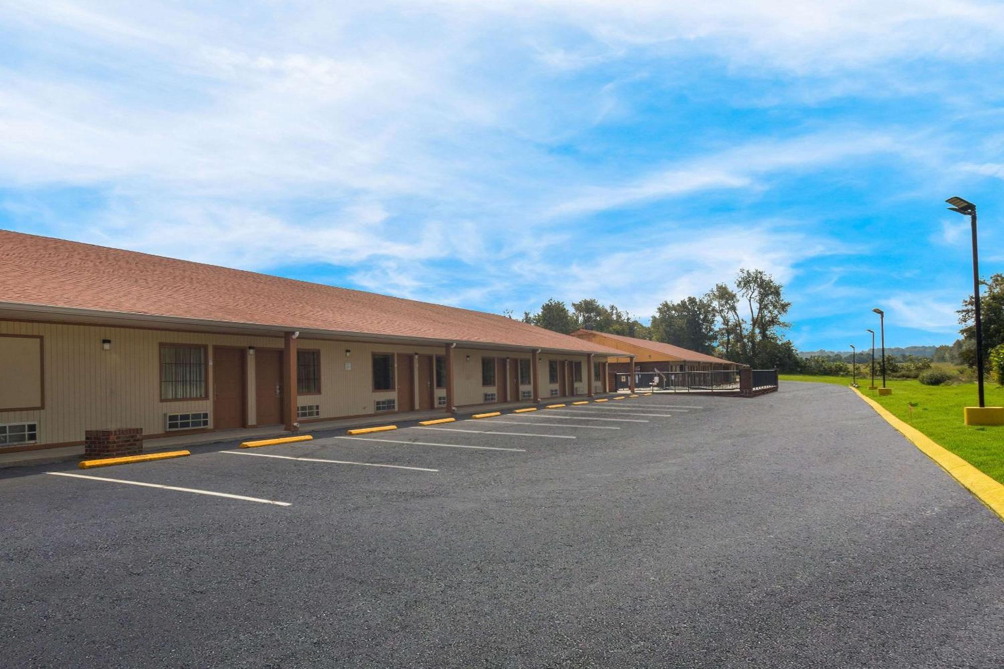 Econo Lodge Cornersville Exteriér fotografie